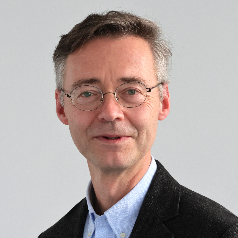 Dr. Axel Burghart